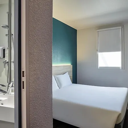 Отель Hotelf1 Lille Englos 3*