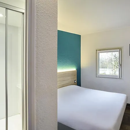 Hotelf1 Lille Englos